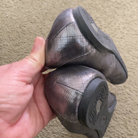 NWOT Born Silver flats - Picture 3 of 5
